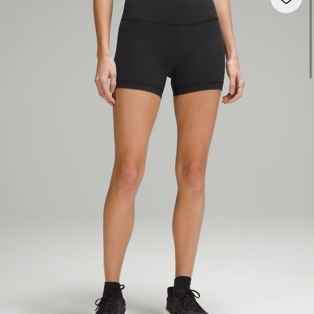 Lululemon Black size 4, women’s bike shorts